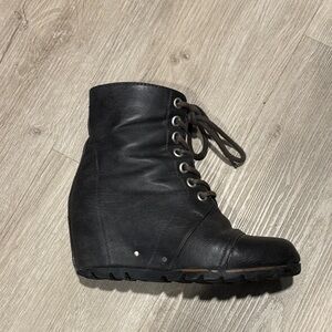 Lace-Up Wedge Ankle Boot Women's size 6